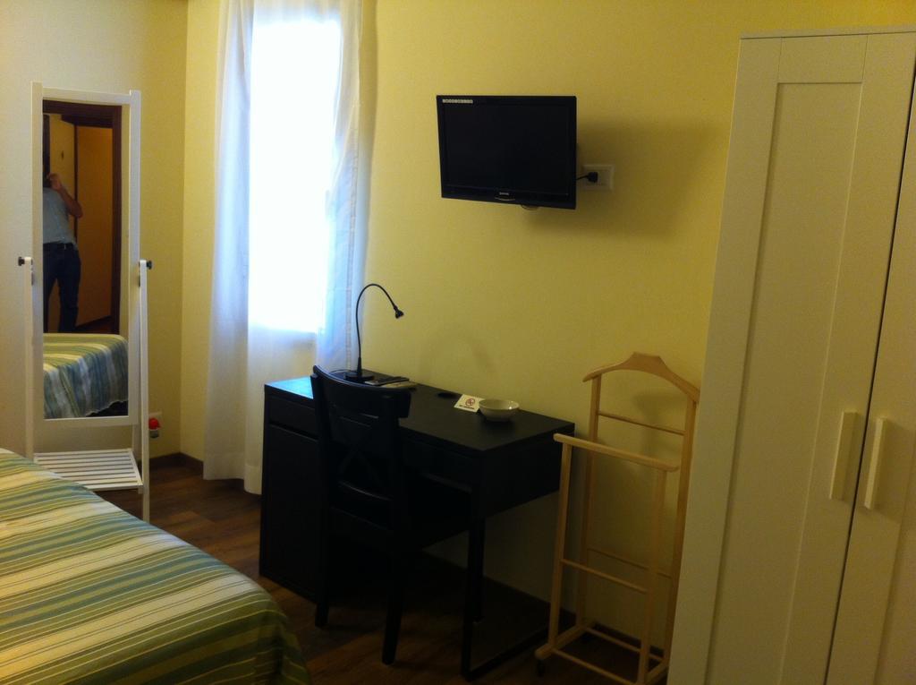 Il Cochino 2* Montale (Tuscany)